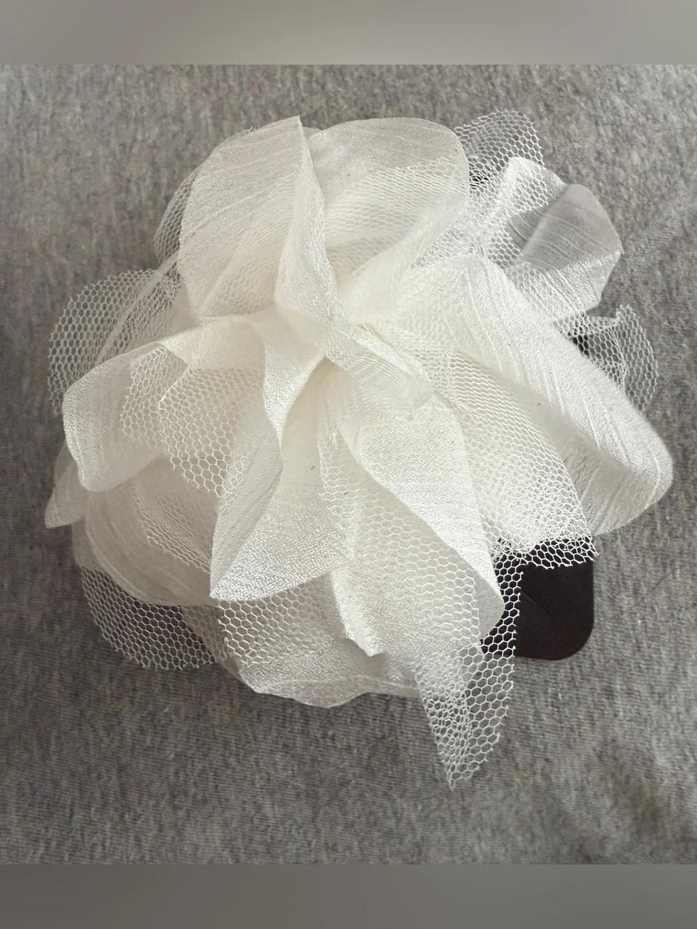 Elegant White Floral Mesh Hair Clip - Women Accessories